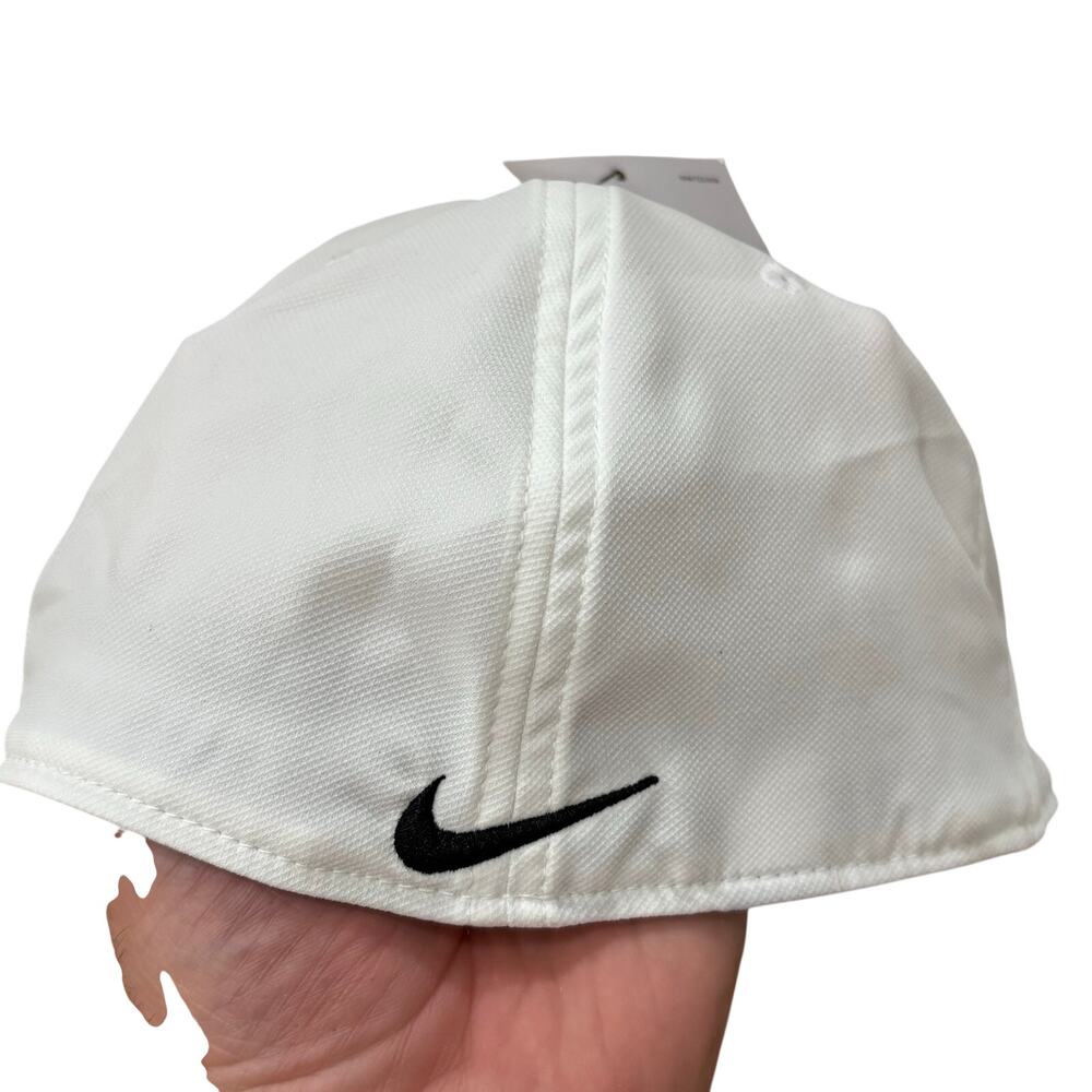 NWT‎ Nike Golf White Black Swoosh FlexFit Fitted Hat Cap Classic99 Dri-Fit M/L - Picture 3 of 6